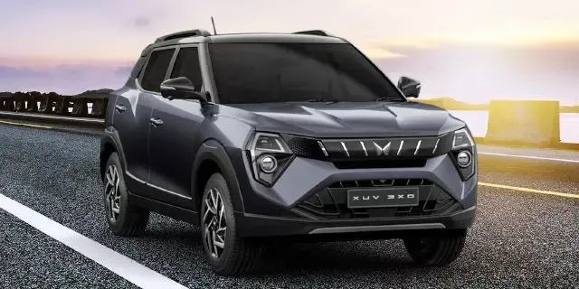 Vehicle Image for 2/2for Mahindra XUV 3XO 1.2T AX5 manual